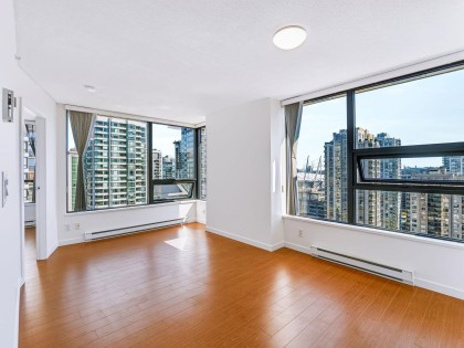 Photo 3 at 2105 - 977 Mainland Street, Yaletown, Vancouver West