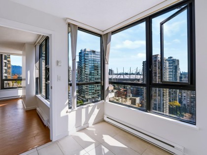 Photo 15 at 2105 - 977 Mainland Street, Yaletown, Vancouver West