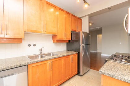 Photo 7 at 612 - 2655 Cranberry Drive, Kitsilano, Vancouver West