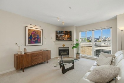 Photo 7 at 319 - 678 W 7th Avenue, Fairview VW, Vancouver West