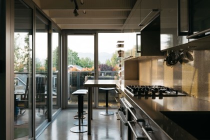 Photo 8 at 302 - 4387 W 10th Avenue, Point Grey, Vancouver West