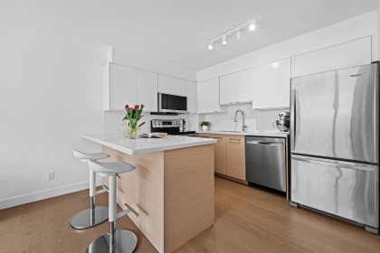 Photo 3 at 204 - 1633 W 8th Avenue, Fairview VW, Vancouver West