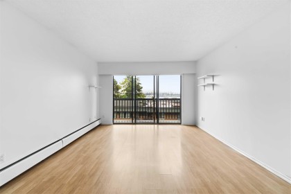 Photo 4 at 302 - 211 W 3rd Street, Lower Lonsdale, North Vancouver
