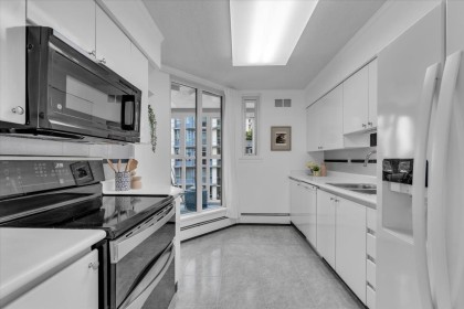 Photo 10 at 701 - 1010 Burnaby Street, West End VW, Vancouver West