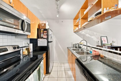Photo 6 at 1803 - 939 Homer Street, Yaletown, Vancouver West