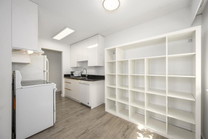 Photo 9 at 305 - 310 W 3rd Street, Lower Lonsdale, North Vancouver