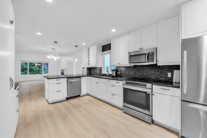 Photo 8 at 3638 Maginnis Avenue, Lynn Valley, North Vancouver