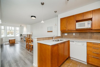 Photo 8 at 306 - 3580 W 41st Avenue, Southlands, Vancouver West