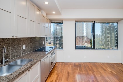 Photo 4 at 1113 - 1333 W Georgia Street, Coal Harbour, Vancouver West