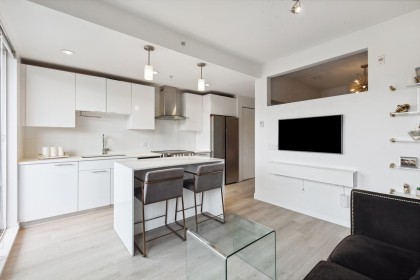 Photo 8 at 513 - 733 W 3rd Street, Harbourside, North Vancouver