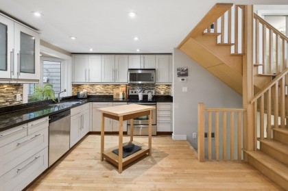 Photo 2 at 3 - 230 W 15th Street, Central Lonsdale, North Vancouver