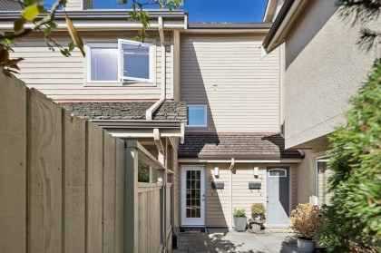 Photo 15 at 3 - 230 W 15th Street, Central Lonsdale, North Vancouver