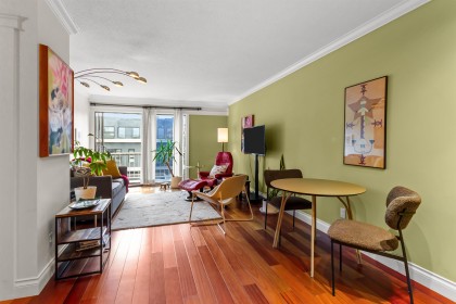 Photo 2 at 308 - 2040 Cornwall Avenue, Kitsilano, Vancouver West