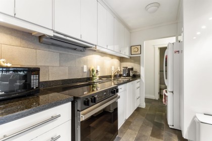 Photo 6 at 308 - 2040 Cornwall Avenue, Kitsilano, Vancouver West