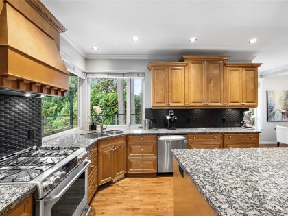 Photo 6 at 4047 Woodbury Avenue, Upper Lonsdale, North Vancouver