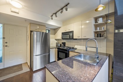 Photo 6 at 203 - 501 Pacific Street, Downtown VW, Vancouver West