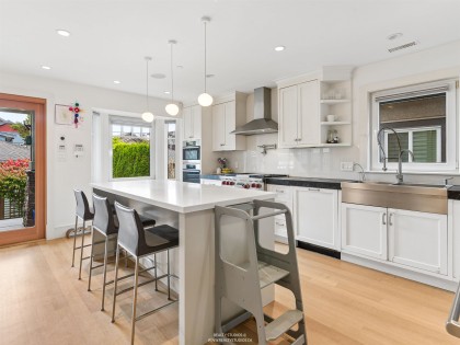 Photo 10 at 917 W 20th Avenue, Cambie, Vancouver West
