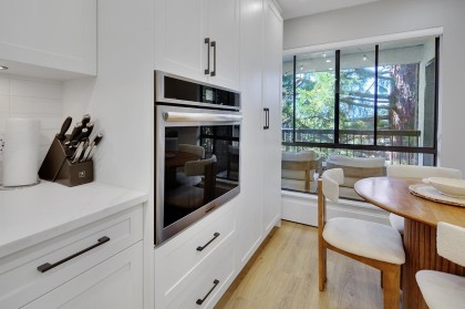 Photo 13 at 303 - 1877 W 5th Avenue, Kitsilano, Vancouver West