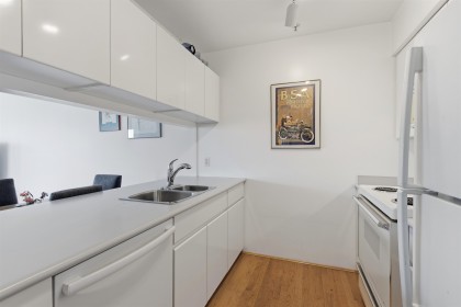 Photo 13 at 211 - 3250 W Broadway, Kitsilano, Vancouver West