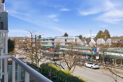 Photo 7 at 211 - 3250 W Broadway, Kitsilano, Vancouver West