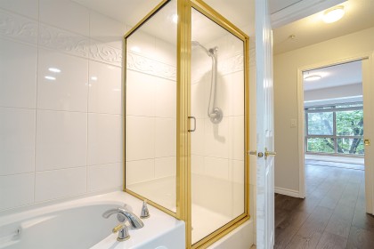 Photo 17 at 208 - 5650 Oak Street, Cambie, Vancouver West