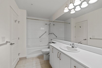 Photo 20 at 208 - 3151 Connaught Crescent, Edgemont, North Vancouver