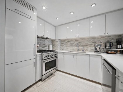 Photo 11 at 512 - 1133 Homer Street, Yaletown, Vancouver West
