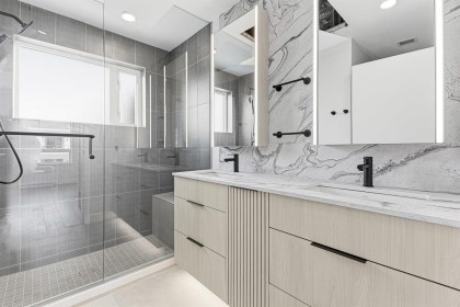 Photo 9 at 303 - 3590 W 39th Avenue, Dunbar, Vancouver West