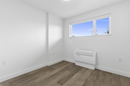 Photo 12 at 305 - 3590 W 39th Avenue, Dunbar, Vancouver West