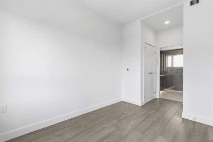 Photo 9 at 305 - 3590 W 39th Avenue, Dunbar, Vancouver West