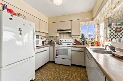 Photo 8 at 4243 Delbrook Avenue, Upper Delbrook, North Vancouver