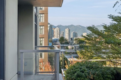 Photo 13 at 711 - 1708 Columbia Street, False Creek, Vancouver West