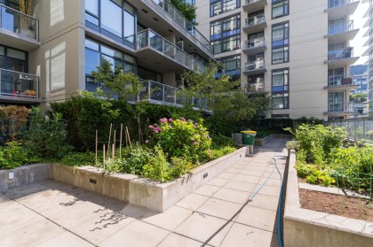 Photo 15 at 711 - 1708 Columbia Street, False Creek, Vancouver West