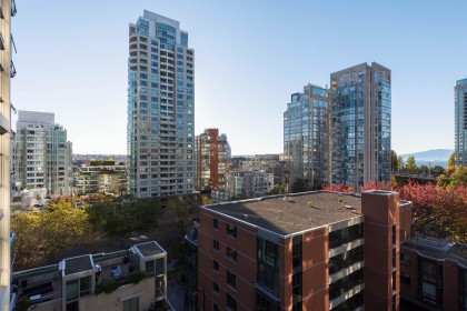 Photo 11 at 801 - 1455 Howe Street, Yaletown, Vancouver West