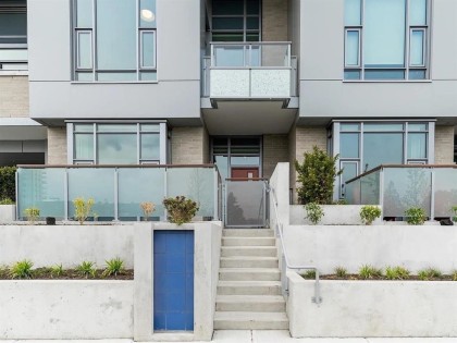 Photo 2 at 113 - 1500 Fern Street, Lynnmour, North Vancouver