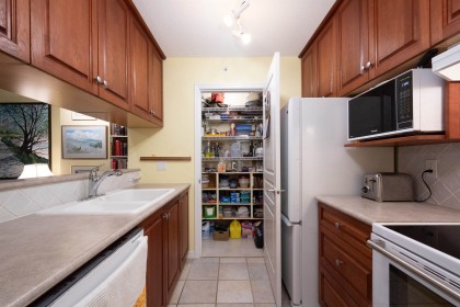 Photo 3 at 805 - 5639 Hampton Place, University VW, Vancouver West