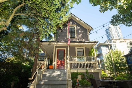 Photo 1 at 1119 Pendrell Street, West End VW, Vancouver West