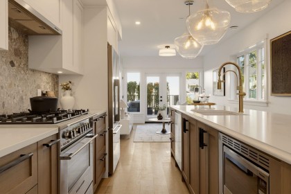 Photo 3 at 1 - 326 W 14th Street, Central Lonsdale, North Vancouver