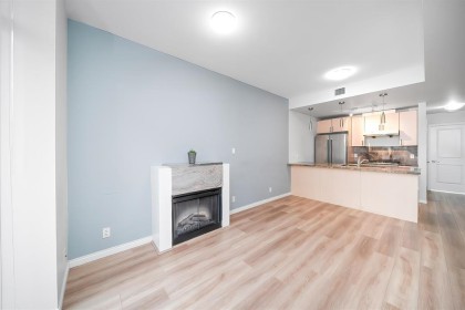 Photo 3 at 303 - 1211 Melville Street, Coal Harbour, Vancouver West