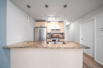 Photo 11 at 303 - 1211 Melville Street, Coal Harbour, Vancouver West