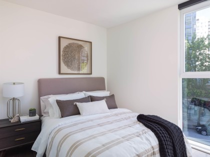 Photo 15 at 306 - 89 Nelson Street, Yaletown, Vancouver West