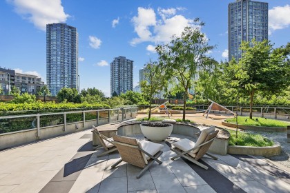 Photo 35 at 306 - 89 Nelson Street, Yaletown, Vancouver West