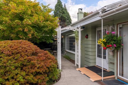 Photo 2 at 1222 Rosewood Crescent, Norgate, North Vancouver