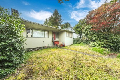 Photo 2 at 14 W 37th Avenue, Cambie, Vancouver West