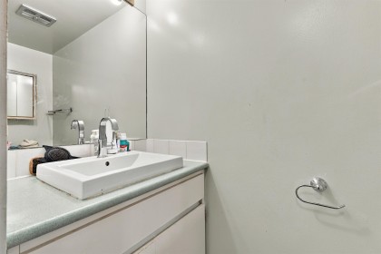 Photo 5 at 403 - 2024 Fullerton Avenue, Pemberton NV, North Vancouver