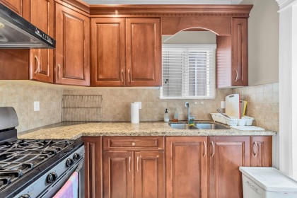 Photo 12 at 725 W 61st Avenue, Marpole, Vancouver West