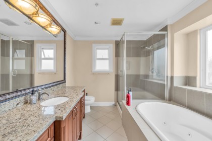 Photo 9 at 725 W 61st Avenue, Marpole, Vancouver West