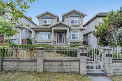 Photo 4 at 725 W 61st Avenue, Marpole, Vancouver West