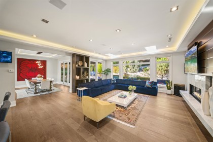 Photo 2 at 966 Beaumont Drive, Edgemont, North Vancouver