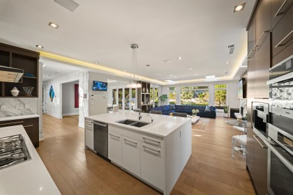 Photo 11 at 966 Beaumont Drive, Edgemont, North Vancouver